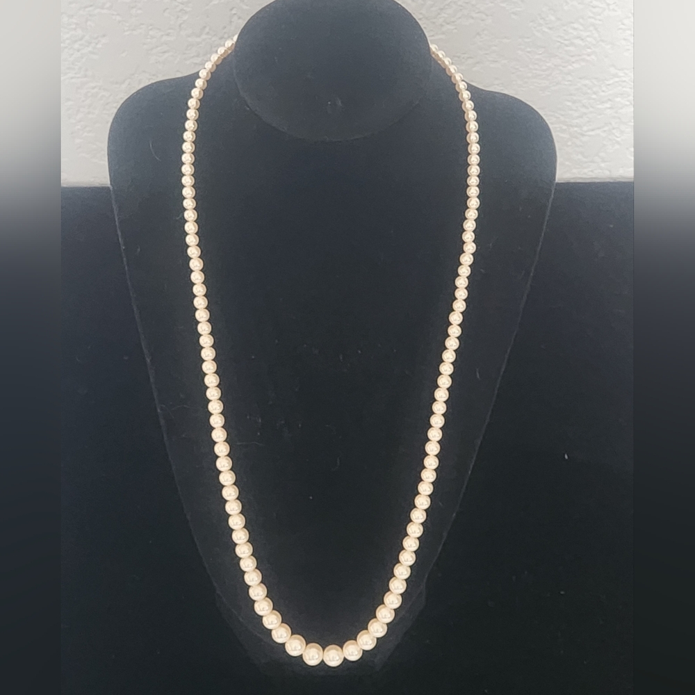 Elegant Cream Pearl Necklace